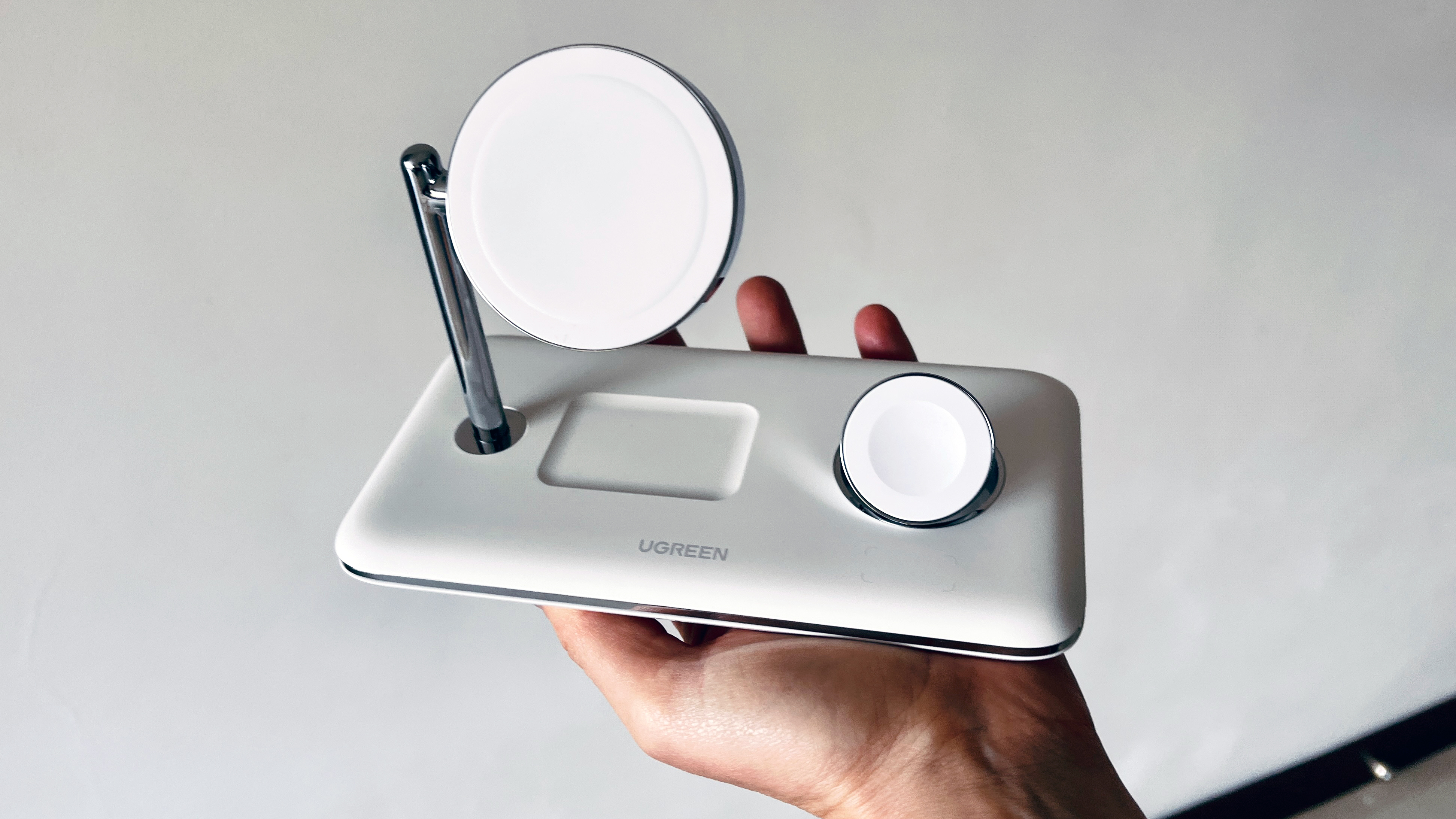 UGreen MagSafe 3-in-1 Wireless Charger