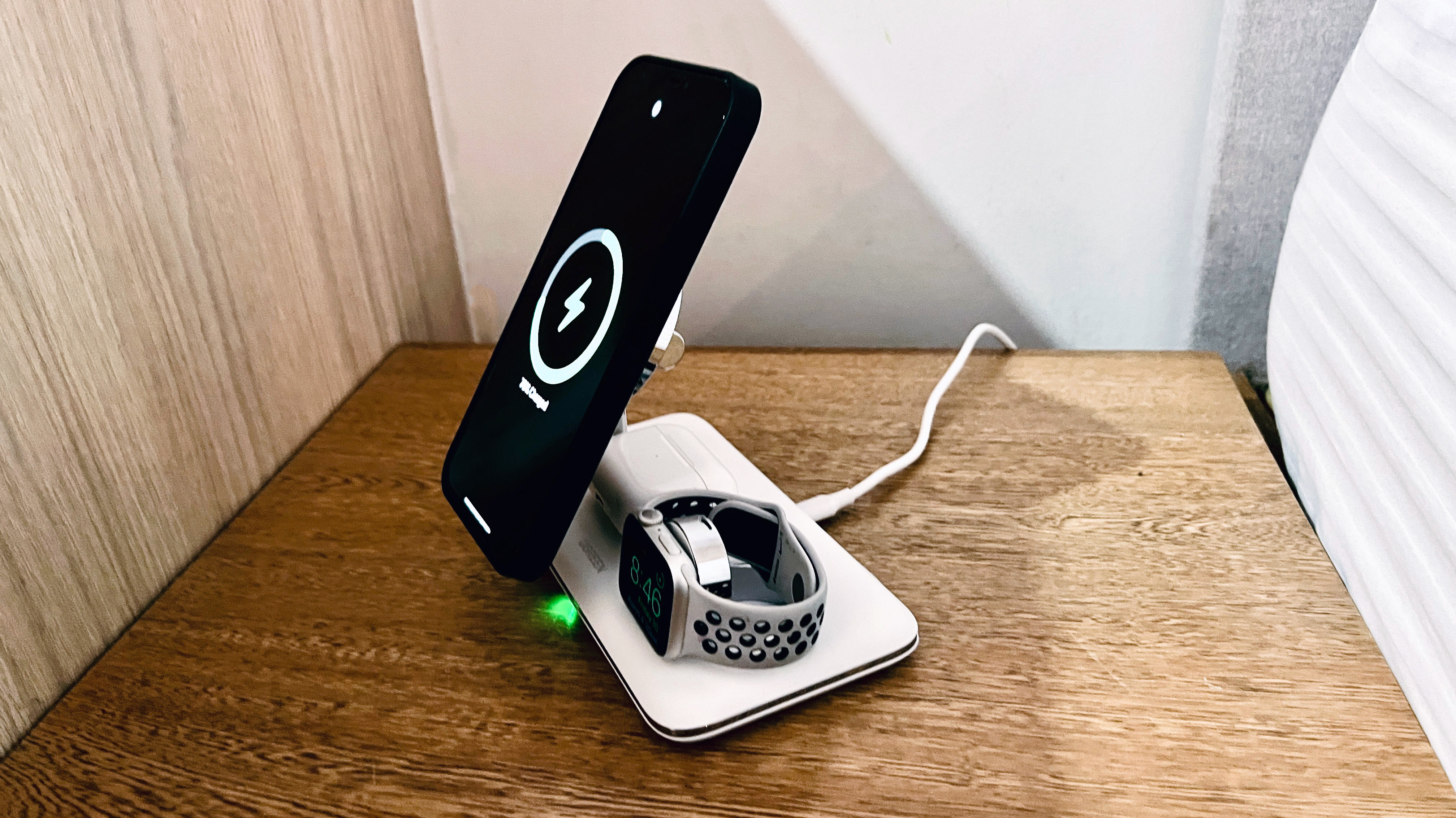 UGreen MagSafe 3-in-1 Wireless Charger