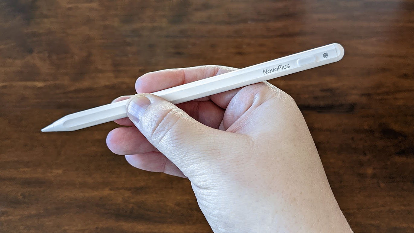 NovaPlus A8 Duo in hand